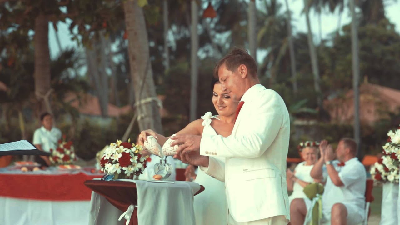 Cérémonie de mariage à l'européenne sur la plage pour O&V | Thaïlande