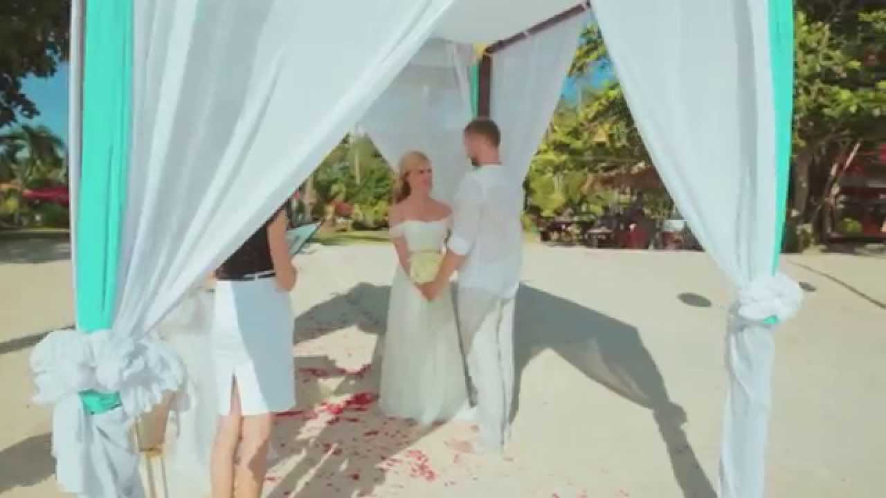 O&L 海灘上的歐式婚禮儀式。