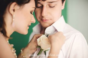 Незабываемая свадьба на пляже тропического острова в Таиланде. Вы можете выбрать для свадьбы остров Самуи, Ко Чанг, Панган, Ко Мак, необитаемый островок.  Символическая светская церемония на пляже проходит  в самый романтические часы на закате, где под легким бризом и шумом волн вы сможете обменяться клятвами и кольцами, а так же ужином на берегу.