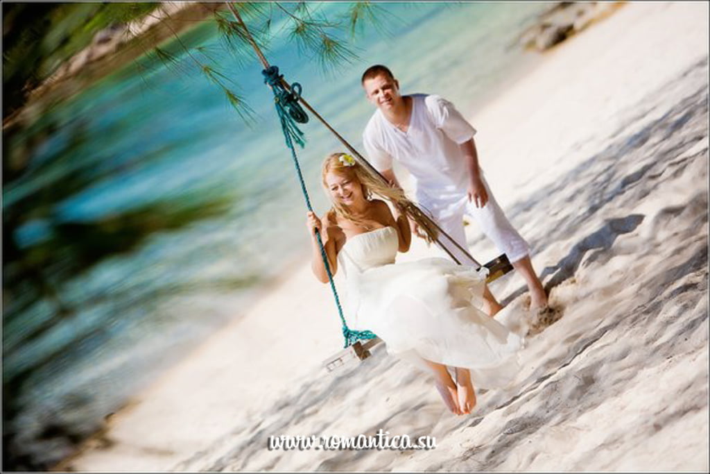 The islands of Koh Kood and Koh Mak are some of the most picturesque places in Thailand. Here, an atmosphere of privacy, peace and natural beauty reigns. Azure waters, white sand beaches, dense mangrove forests and majestic waterfalls create ideal conditions for a professional photo shoot.