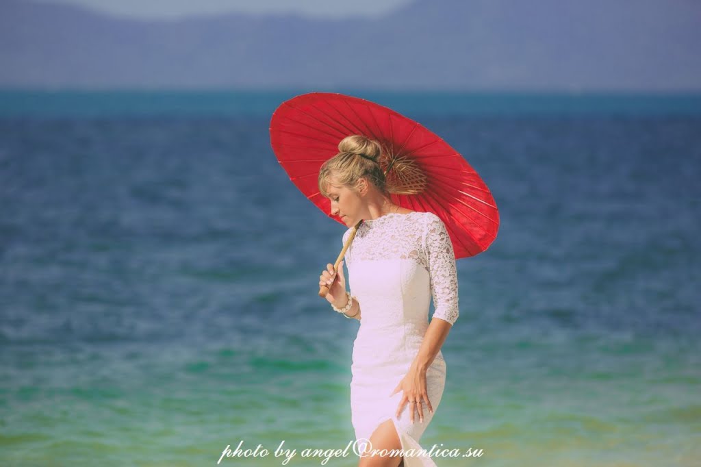 The islands of Koh Kood and Koh Mak are some of the most picturesque places in Thailand. Here, an atmosphere of privacy, peace and natural beauty reigns. Azure waters, white sand beaches, dense mangrove forests and majestic waterfalls create ideal conditions for a professional photo shoot.