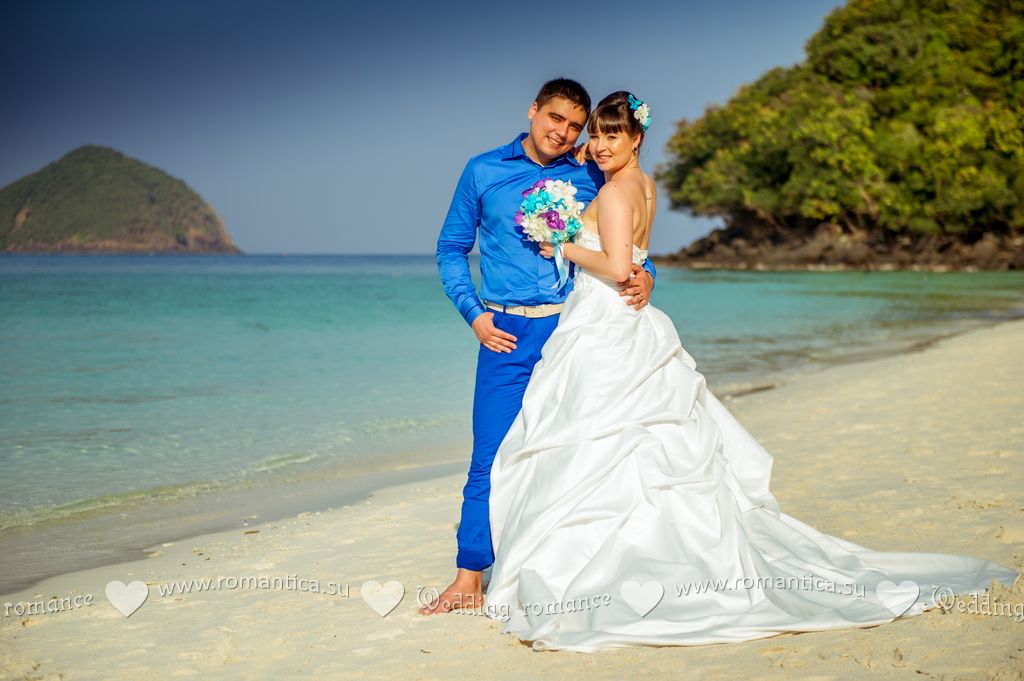 A&S 在普吉岛附近的岛屿上举行婚礼